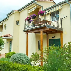 Emma Apartmán